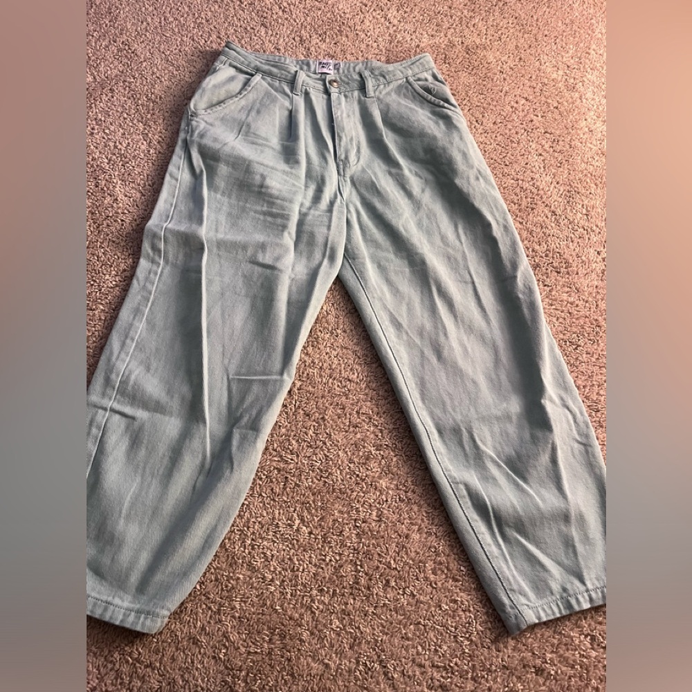 Princess Polly mint color cropped pleated jeans